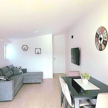 Smile4U Apartment คาชเตลา ภายนอก รูปภาพ